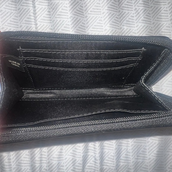 Coach wristlet - Picture 3 of 3